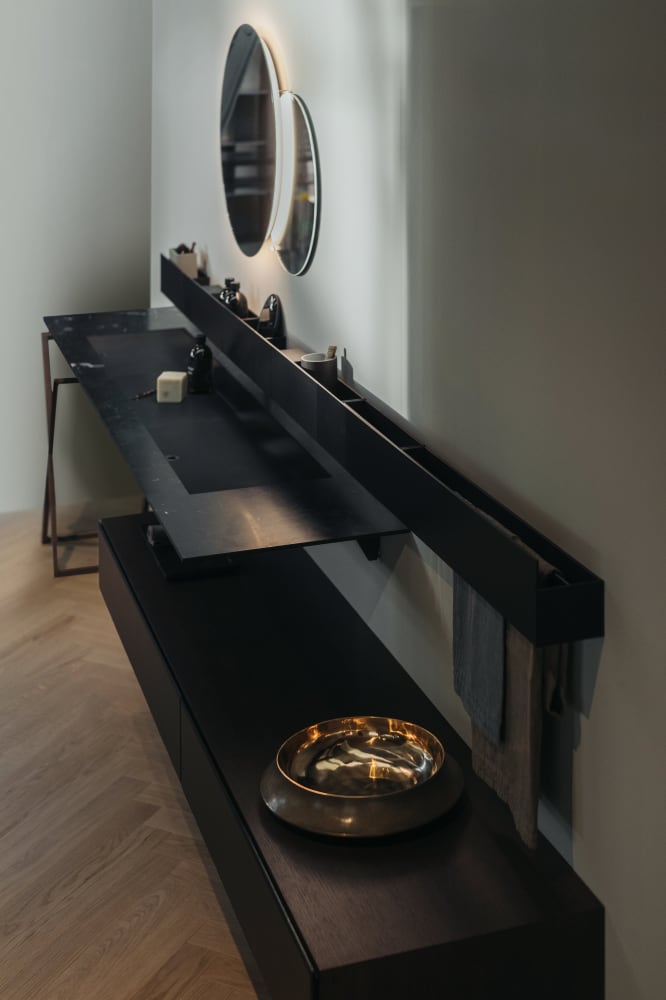 Agape Calvinoシリーズのタオルハンガー Enzo Mari